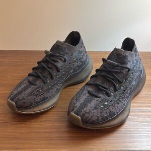 Yeezy shoes, black